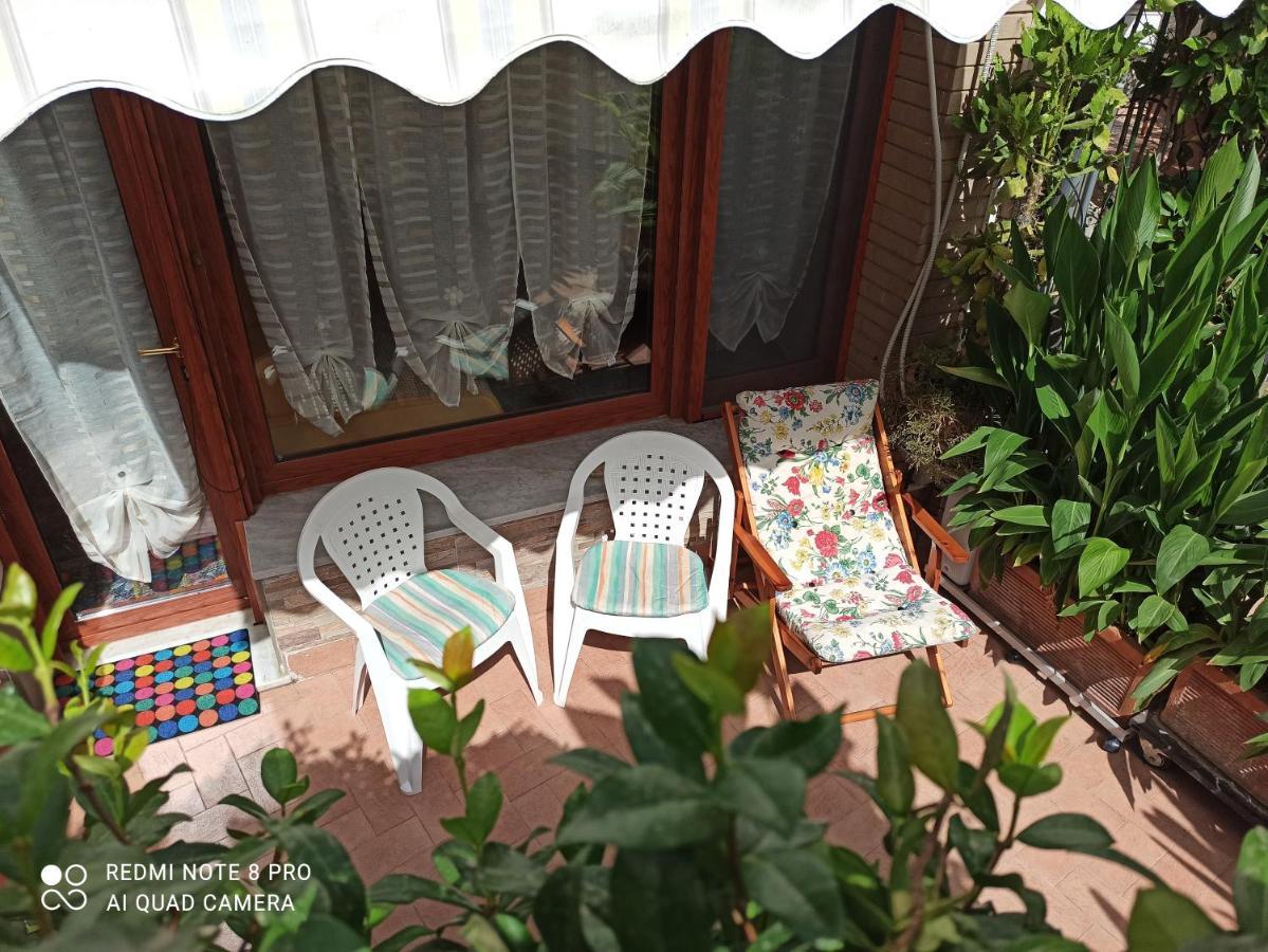 Monocamera Con Terrazzogiardino -Studette -Zona Panoramica Posillipo ナポリ エクステリア 写真