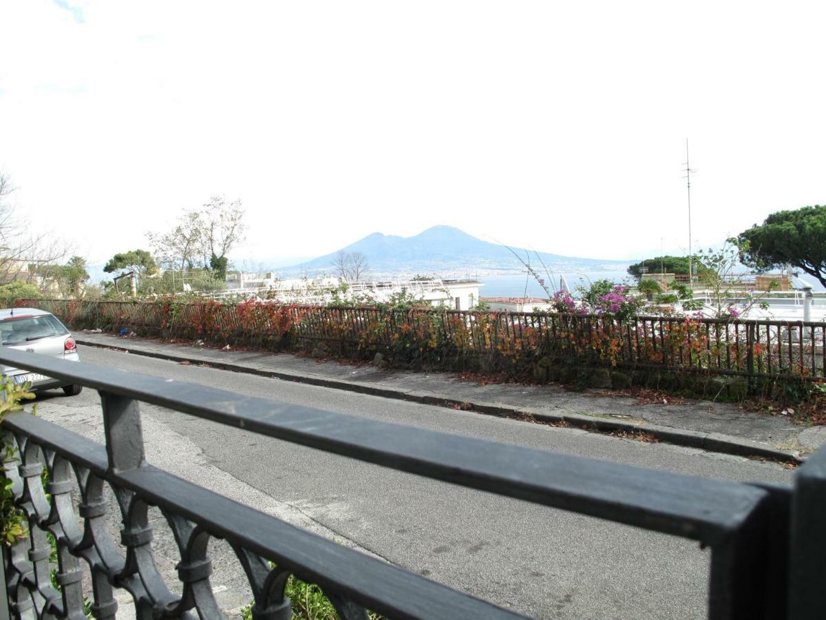 Monocamera Con Terrazzogiardino -Studette -Zona Panoramica Posillipo ナポリ エクステリア 写真